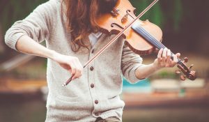 Read more about the article How to Play Viola